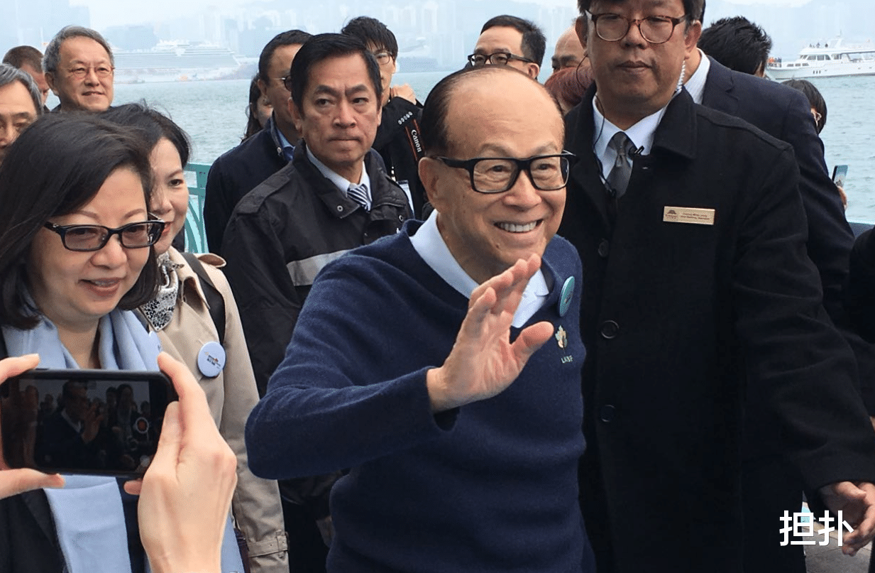 花生|李嘉诚有多惜命?不吃山珍海味最爱喝番薯糖水,每天6点起床运动