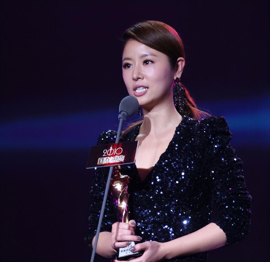 周润发|身家过亿从不捐款，国难当前只会耍嘴皮，这样的铁公鸡谁爱追谁追