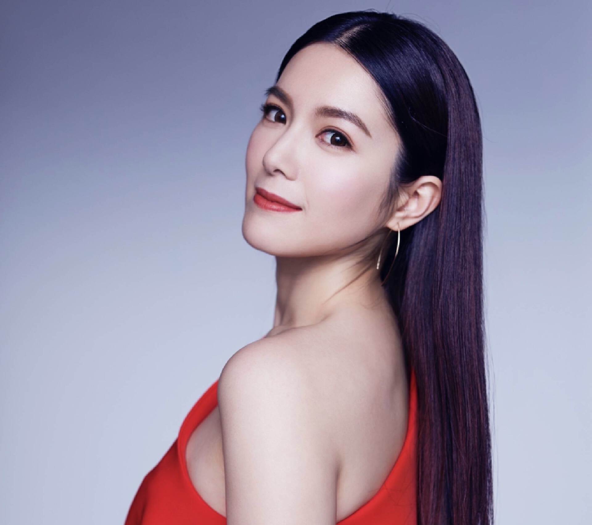 刘海|香港知名女星瘦身成功！颜值回春变V字脸，与富商多次被传离婚