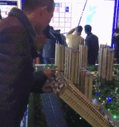 卡路里 “大半夜路过垃圾站看到的，这谁顶得住啊？”到底是谁干的！