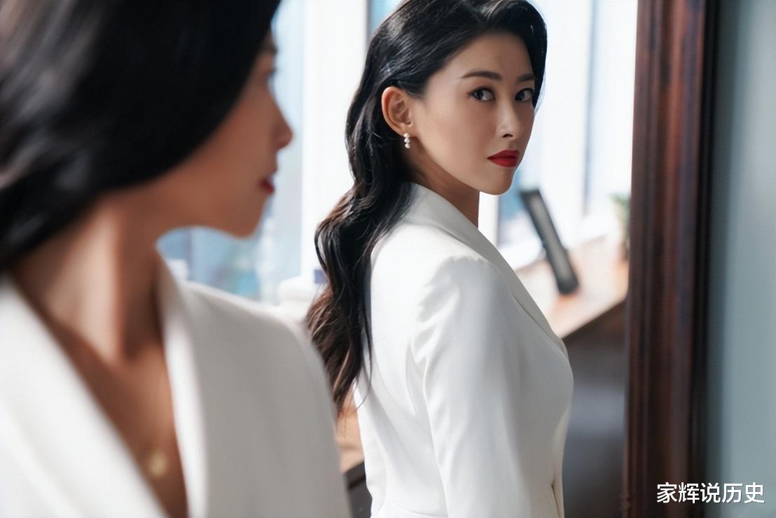 演员朱珠绝对是聪明人,在国外积攒名利,在国内变身实力女演员