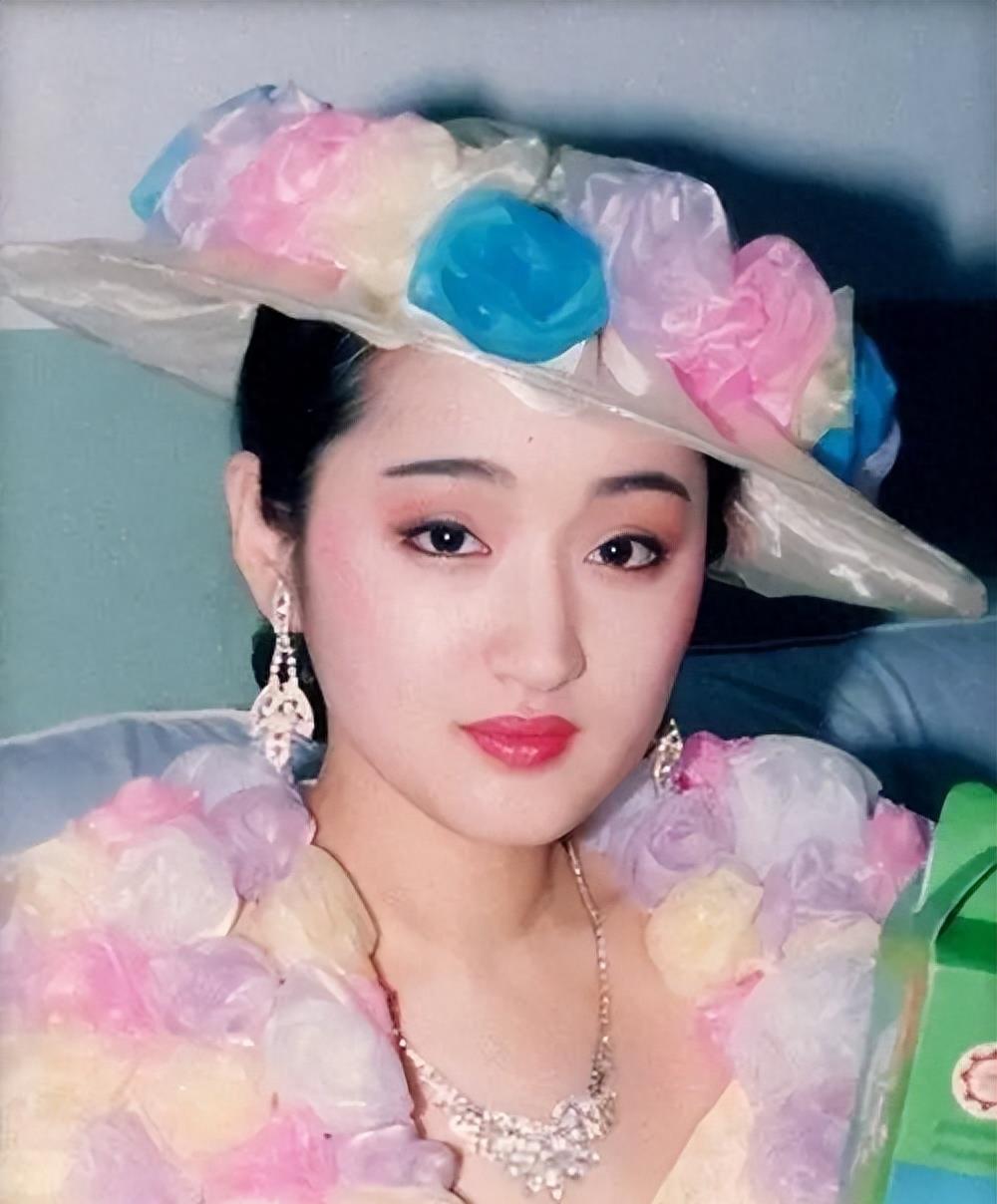 赖文峰现状曝光!娶小23岁娇妻,眉眼像极旧爱杨钰莹,儿子已6岁