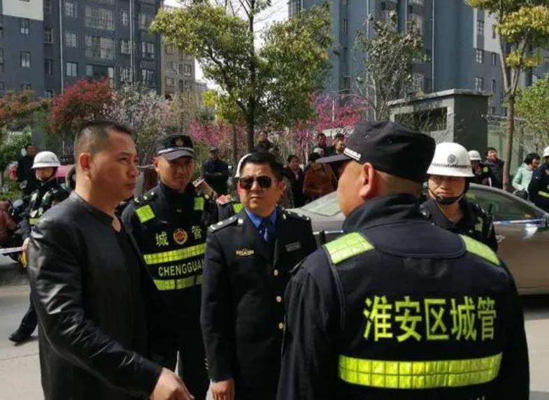 富婆|录用165名城管，有140人都是违规录用，其中7人有过犯罪记录