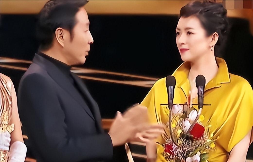 章子怡|刺激,明星下不来台的尴尬场面,一个敢说一个敢呛