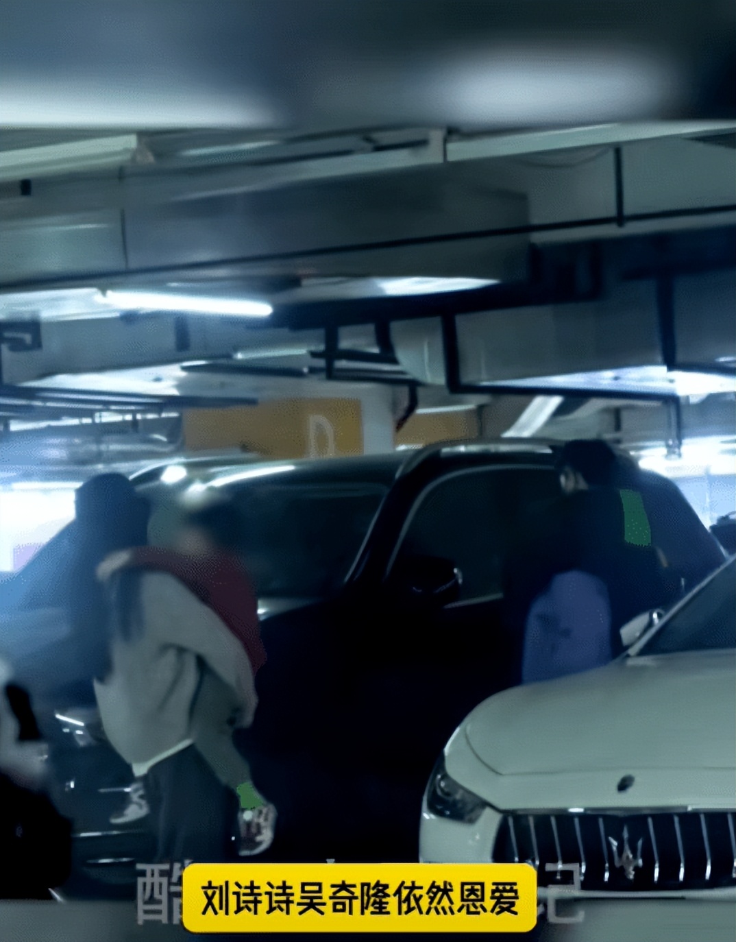 吴奇隆变身专职司机,载妻儿出游共享天伦之乐