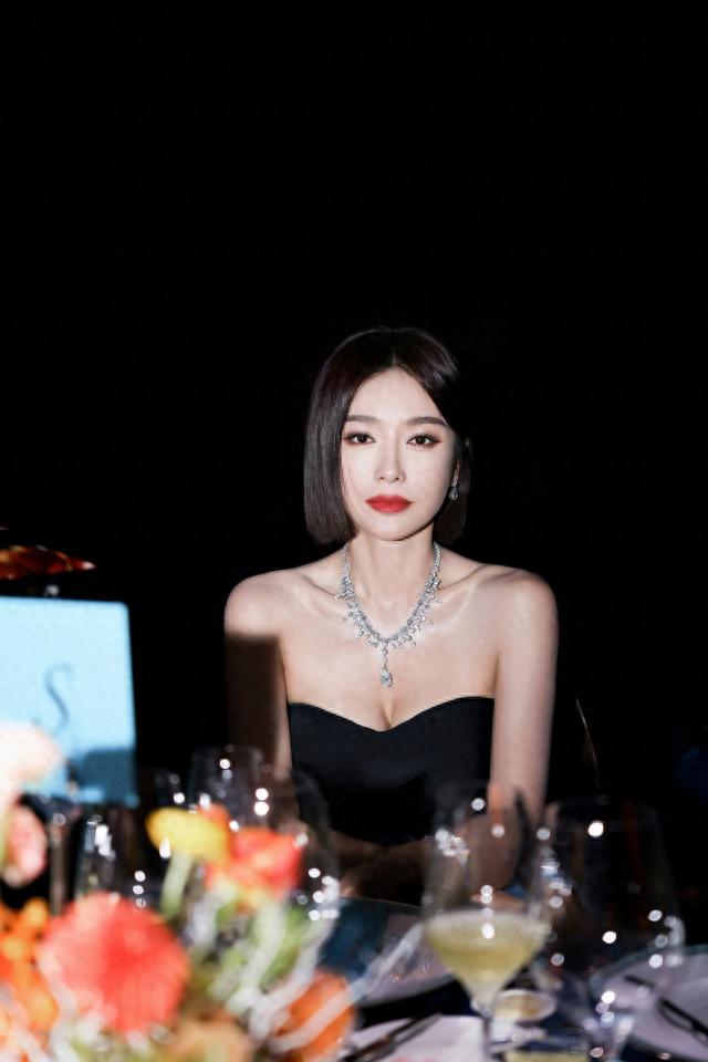 秦岚——又美又大