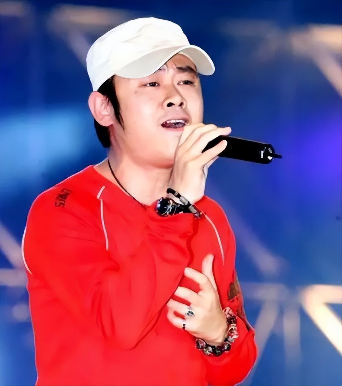 杨坤再回应刀郎新歌,情绪激动面红耳赤,称数50亿播放量没有意义