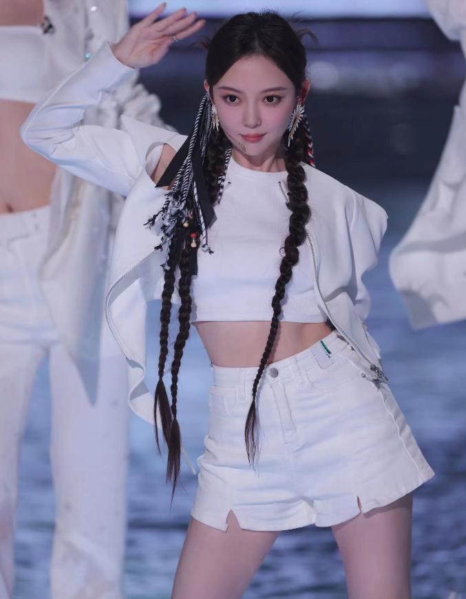 汪小敏|30岁汪小敏家境曝光，出道12年没存款，担心父母生病拿不出医药费