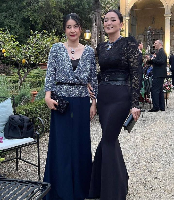 |绝佳气场！ 郭晶晶与巩俐闪耀活动现场，散发优雅魅力