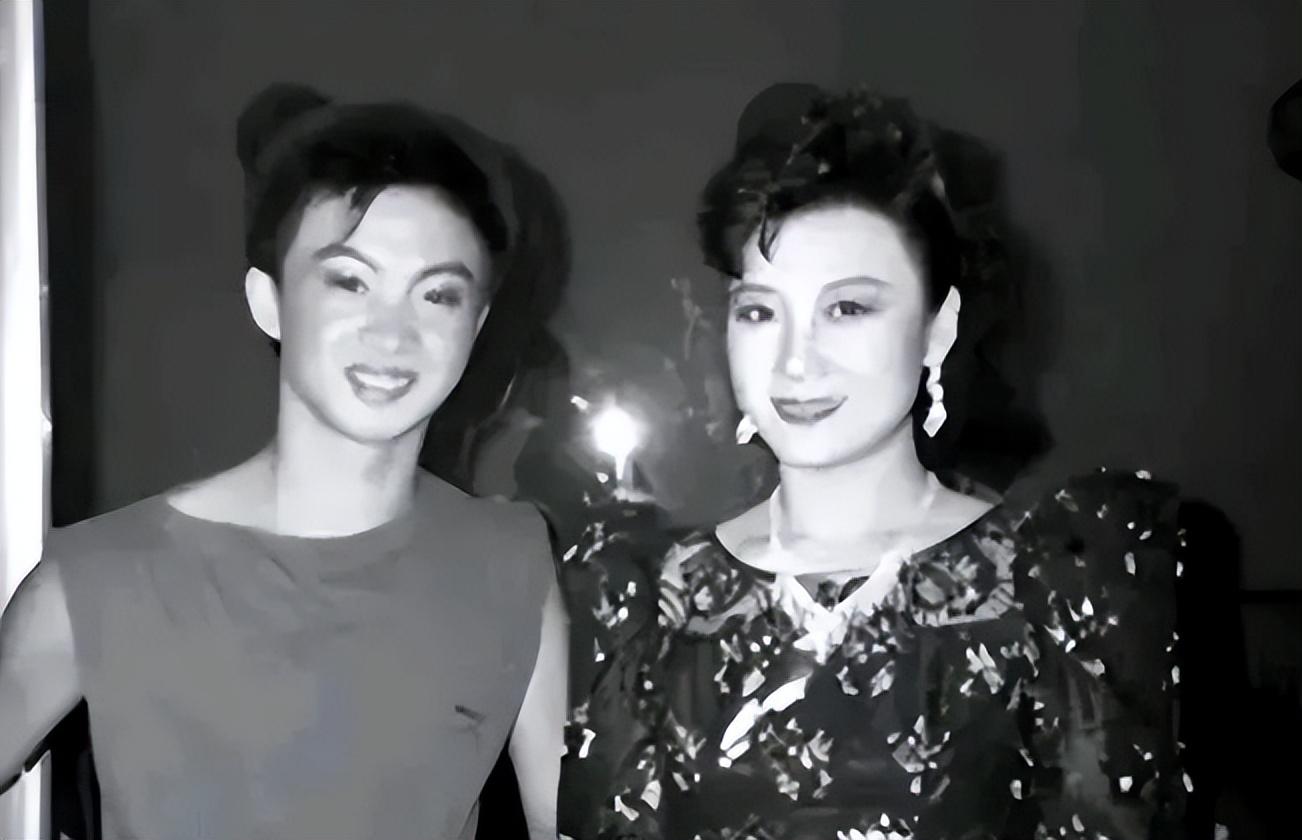 金星被问，变性前碰过女人吗？她随口一句话，暴露了内心真实想法