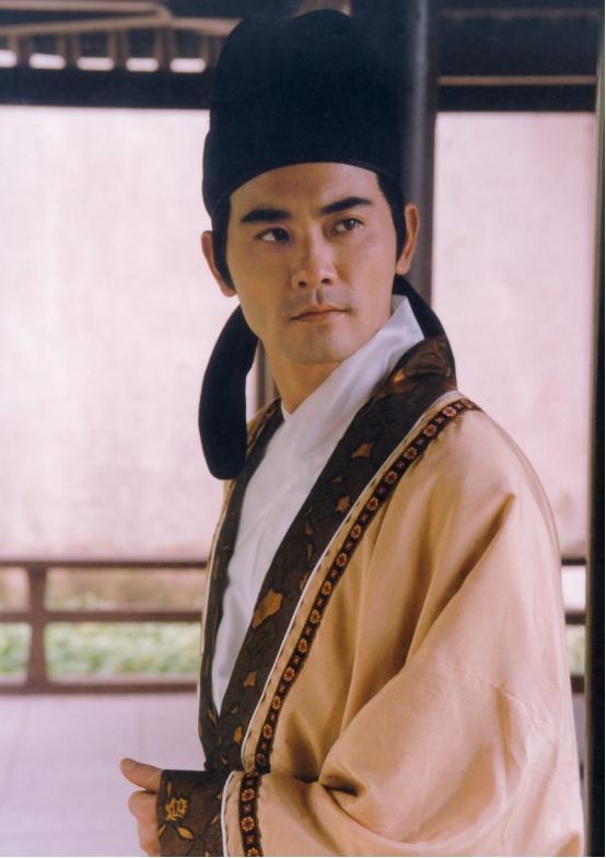 赵文瑄|周迅、陈红对他一见倾心,一生未婚未育,如今63岁在乡下养猫种花