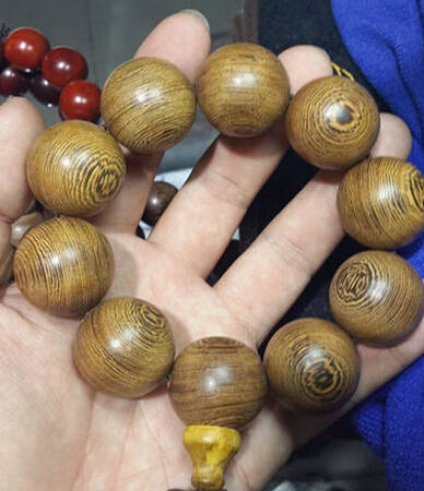 那些在文玩市场里的地摊货