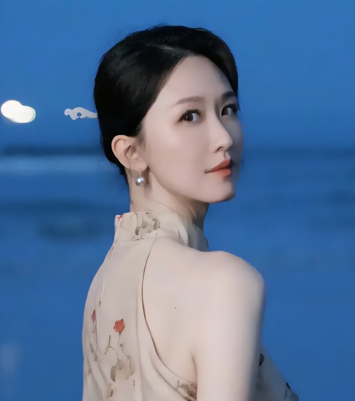 张雯：惊艳整个娱乐圈！36岁至今单身的她，美得无可挑剔！