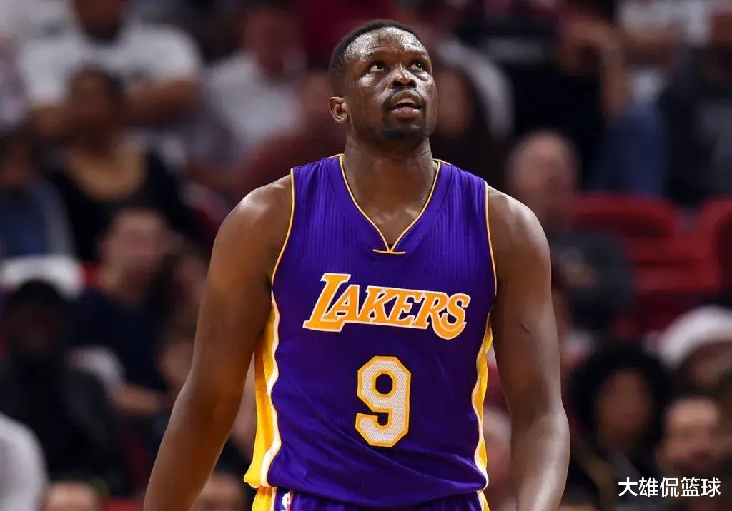 湖人历史上收入最高的12名球员：科比第一，詹姆斯第二