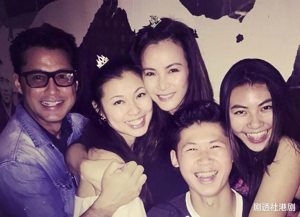 香港知名男星儿子公开新恋情，在好莱坞出道，女儿与同性伴侣结婚