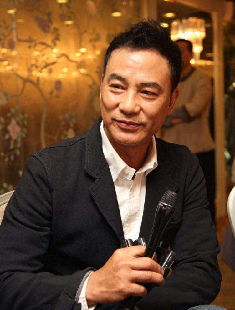 任达华：一生只有一段情，因爱丁克，却在50岁看到女儿泪流满面