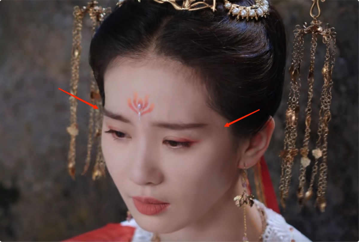 同样头饰繁琐,把刘诗诗和杨紫等人放一起看,女星审美差距出来了