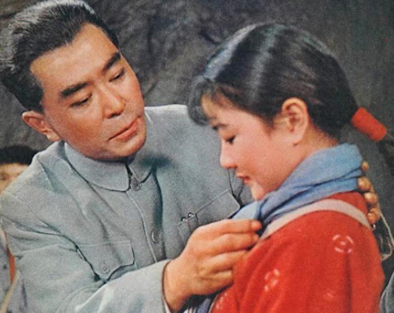 醒醒吧!没伟人气质就别硬演周总理,你是当观众瞎吗?