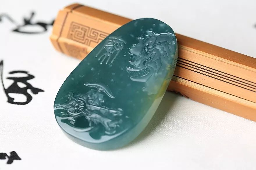 翡翠|蓝水翡翠跟油青种翡翠有什么关系?