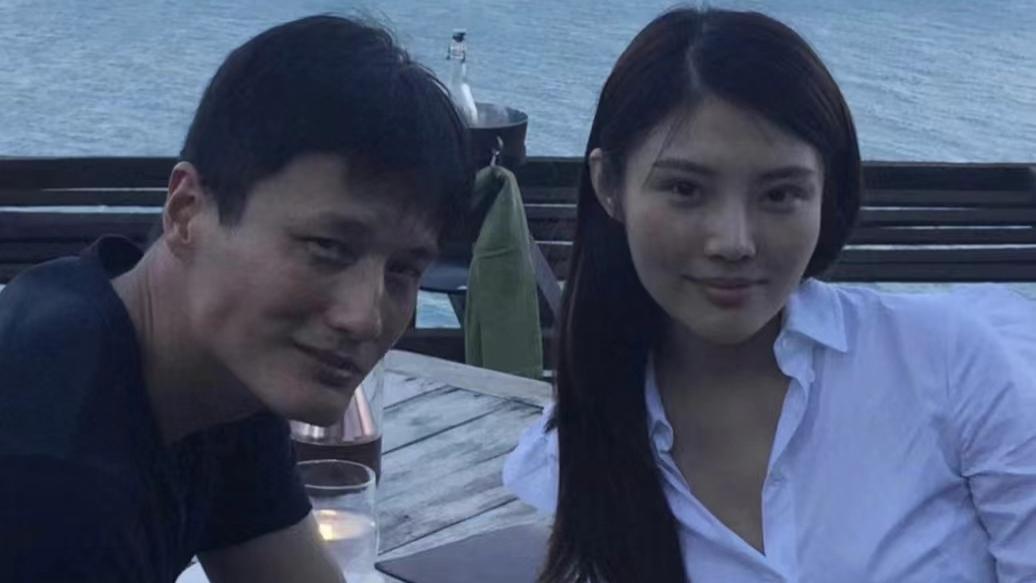 徐冬冬终于带尹子维见家长了！带爸爸逛王府井吃烤鸭