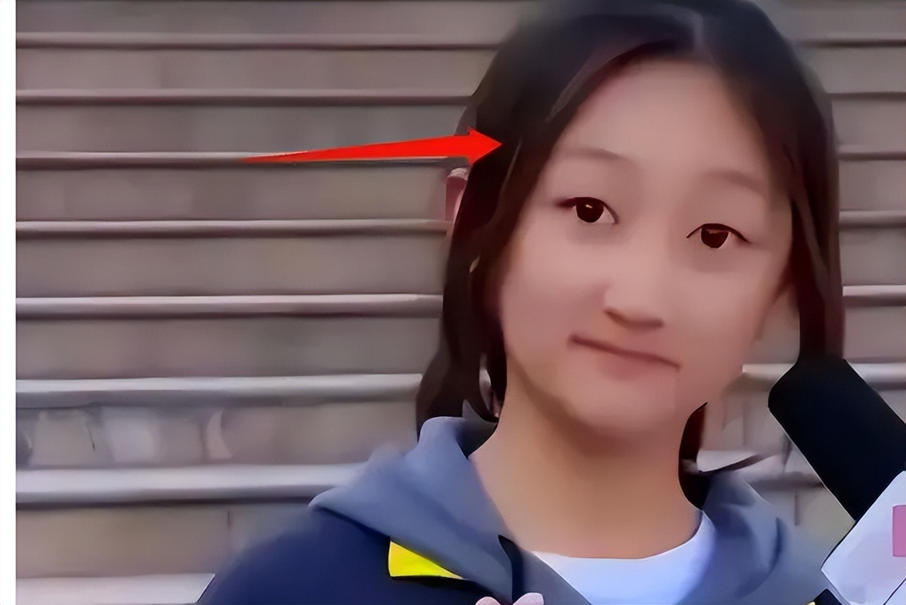 高马尾在初中学校突然消失，“鲶鱼头”取而代之，家长却无法理解