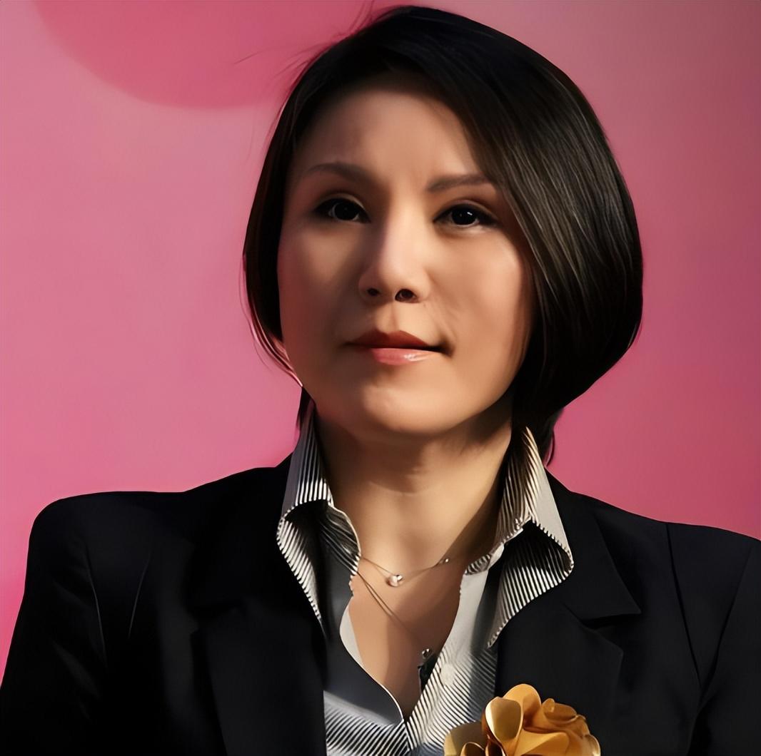 |她曾红过毛阿敏，却因放鸽子被春晚拒之门外，如今54岁依然美丽