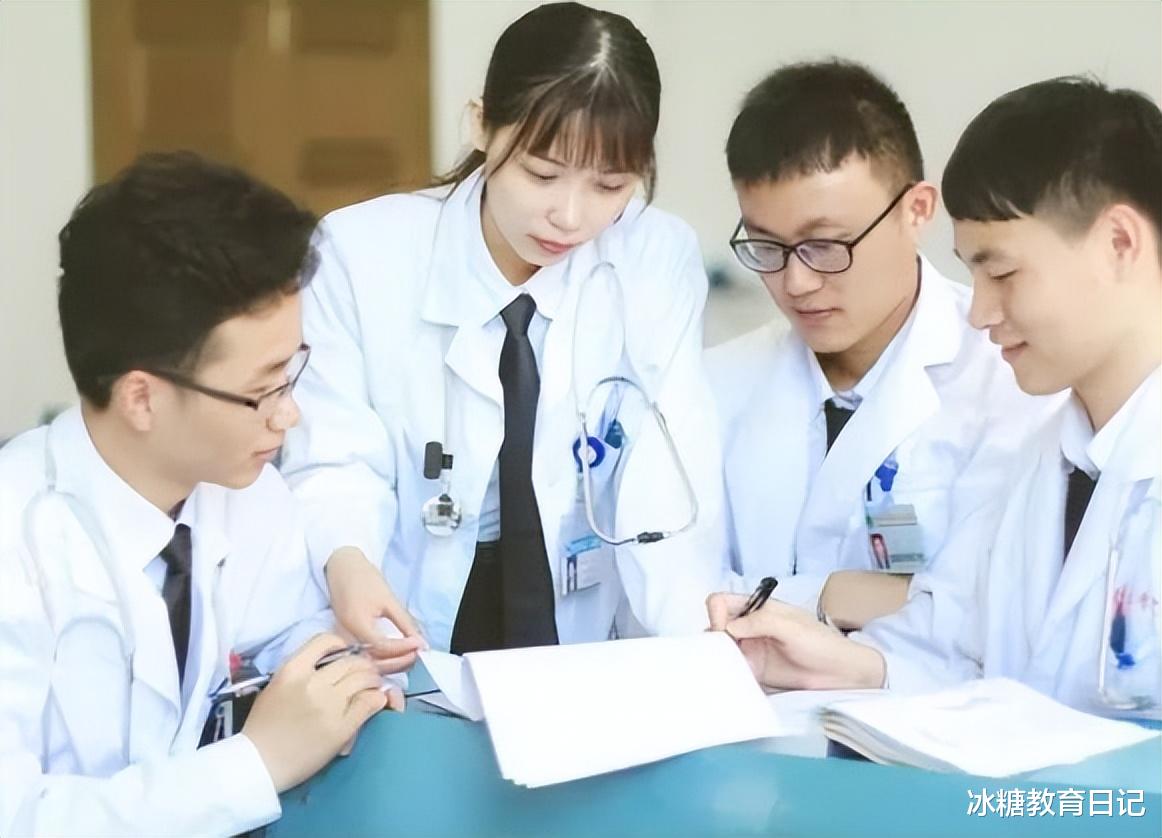 医学生|家无余粮莫学医?医学生数量逐年上涨,但多地三甲招聘无人问津