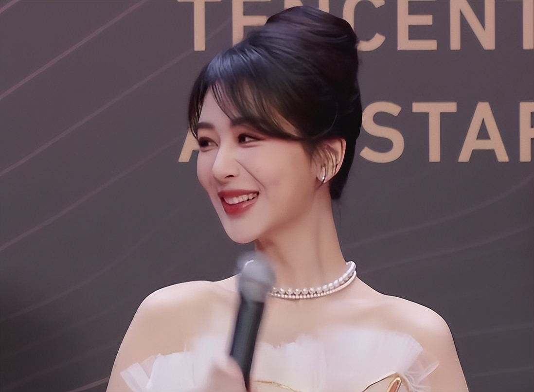 “丰满有料”的郭碧婷一出手,治愈多少年轻人的精神内耗