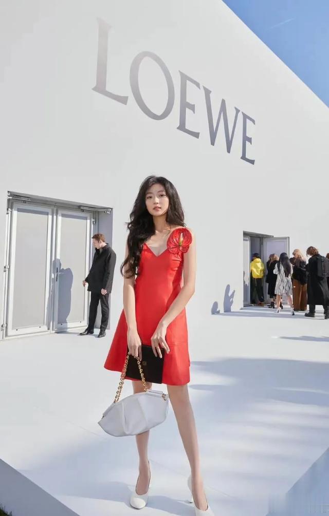 时装周|顶流女明星私下玩得这么花?