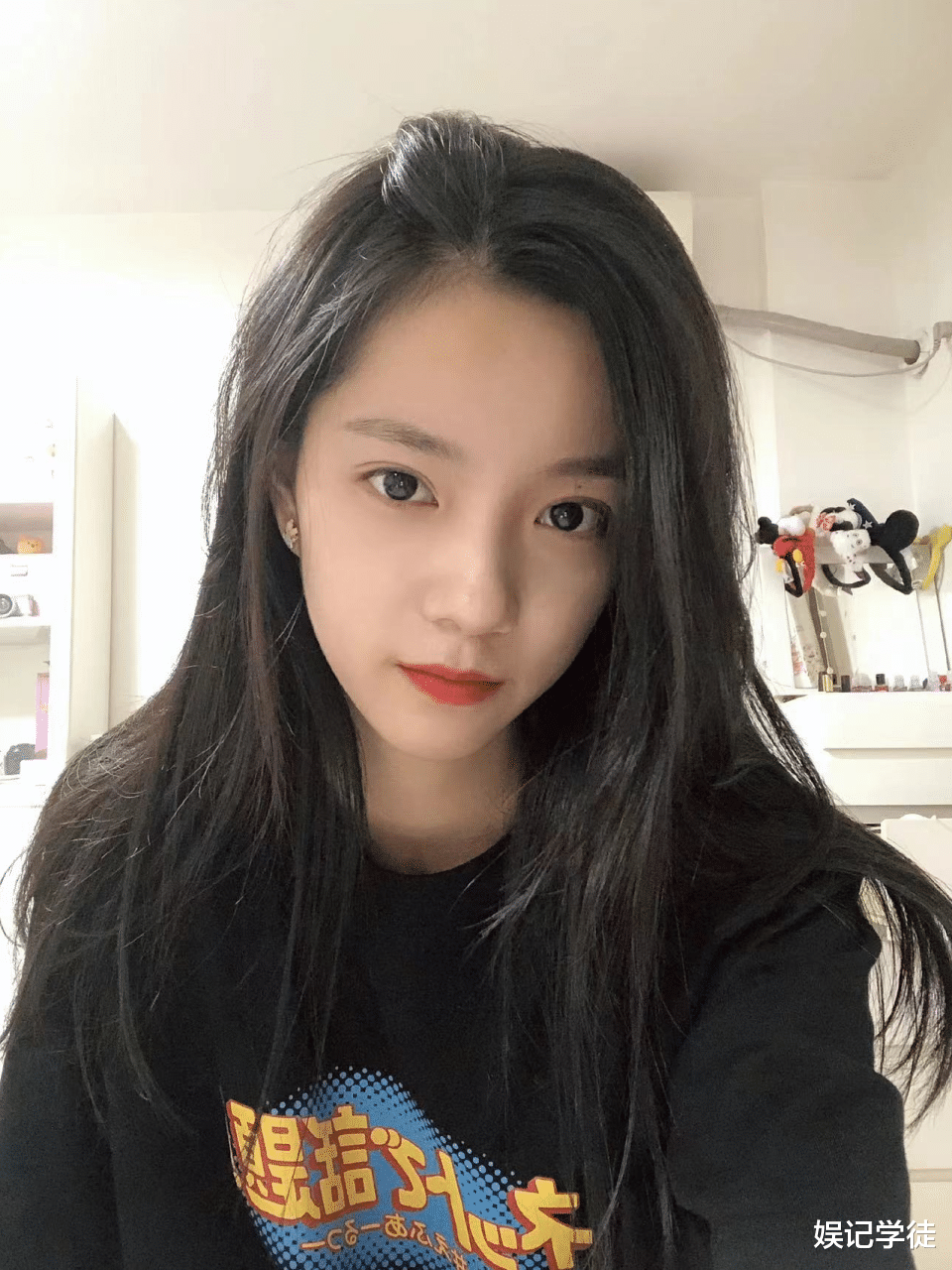 庄达菲|恋情瓜!00后小花庄达菲被曝与大16岁摇滚歌手秘恋,男方离异带娃