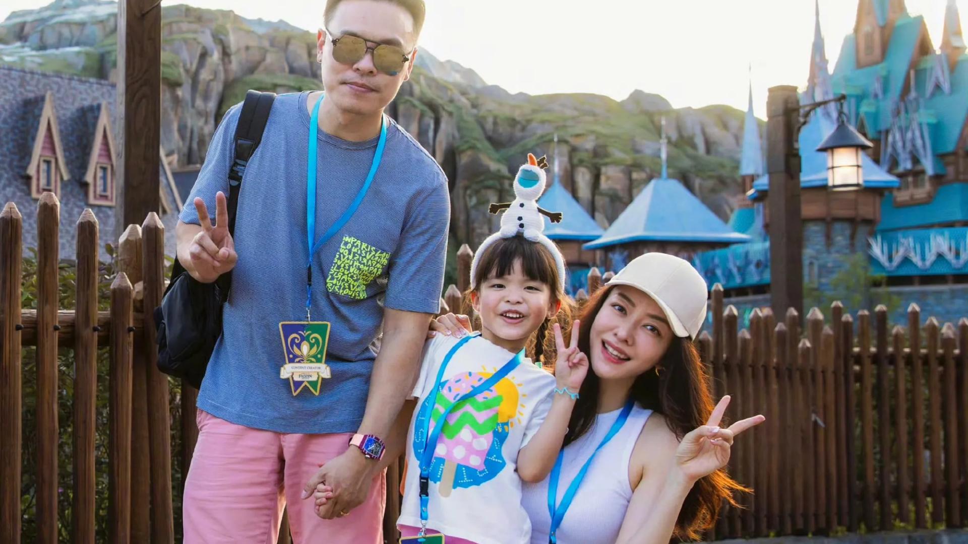 熊黛林晒和家人出游，穿露脐装秀小蛮腰，5岁双胞胎女儿漂亮高挑