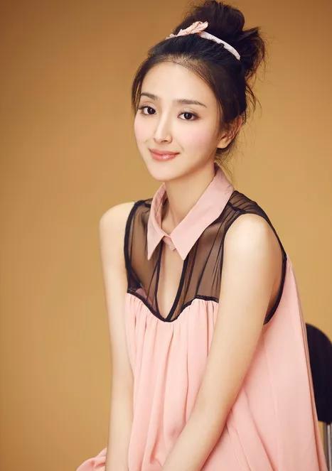 殷叶子|殷叶子，一位本色出演校花的幸运女孩