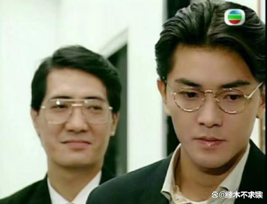 郑伊健夫妇定居日本逛超市，55岁郑伊健暴瘦变沧桑，蒙嘉慧疑怀孕