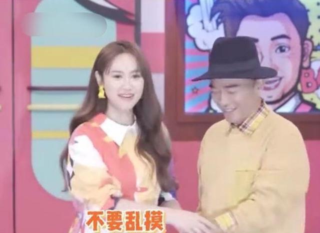 吴宗宪|吴宗宪外孙近照曝光，躺母亲怀中嬉戏超温馨，小初一头发黝黑浓密