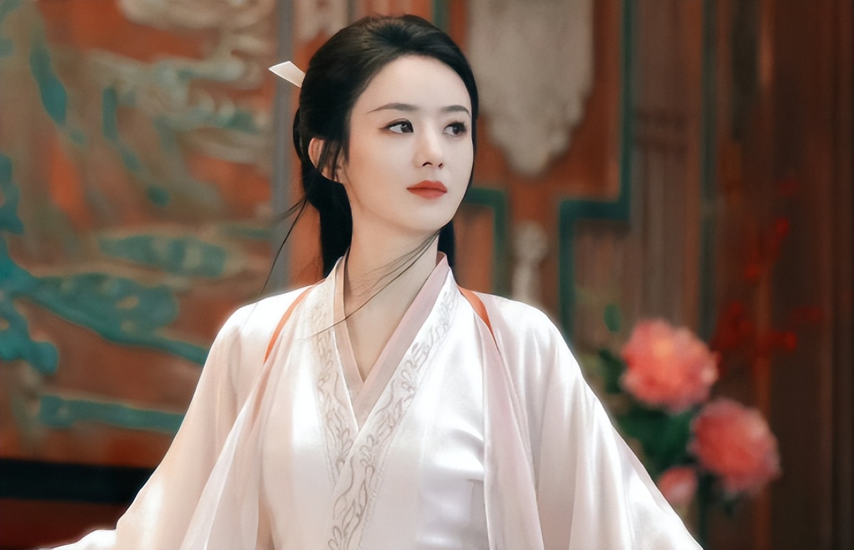 才播6集,就夺榜单冠军,这是11月份第一部让我熬夜狂追的黑马剧