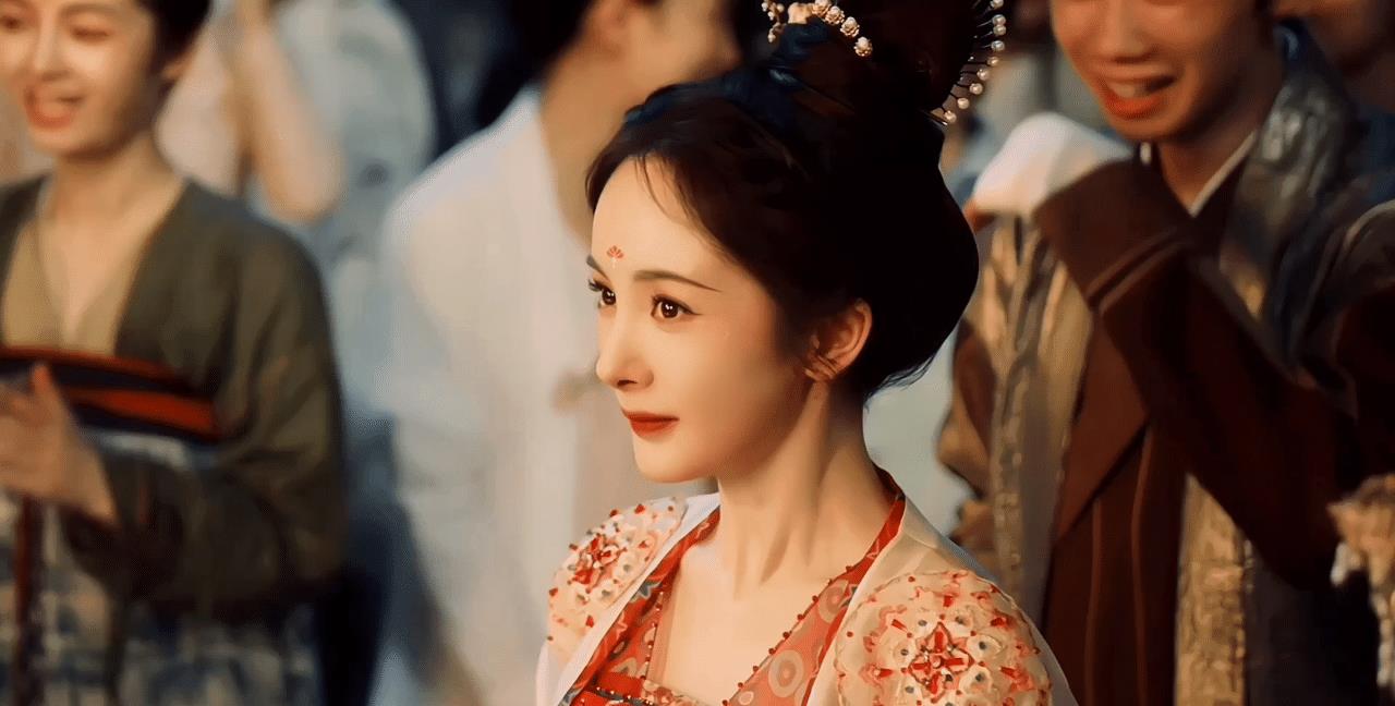 《灼灼风流》事实证明，冯绍峰王丽坤年纪大演古偶，就是自取其辱