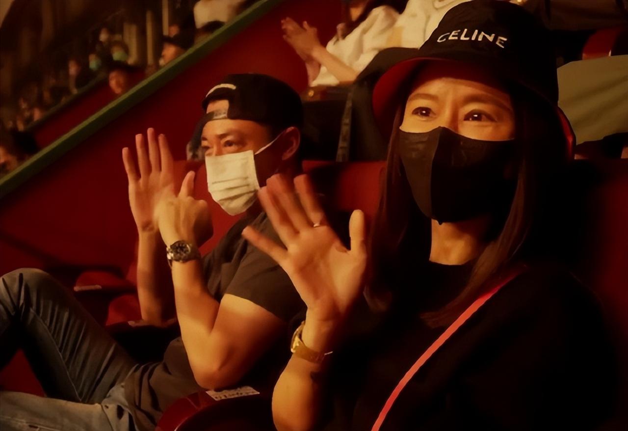 林心如庆结婚7周年,晒与霍建华甜蜜约会照,细节力破怀二胎传闻