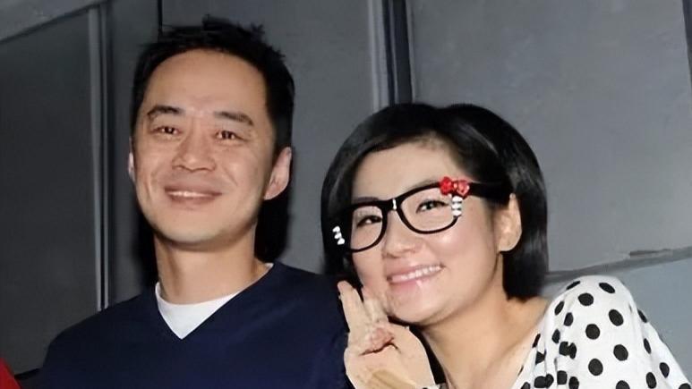 Selina坐月子期间经常哭？妹妹任容萱回应：家人忽略了产妇的感受