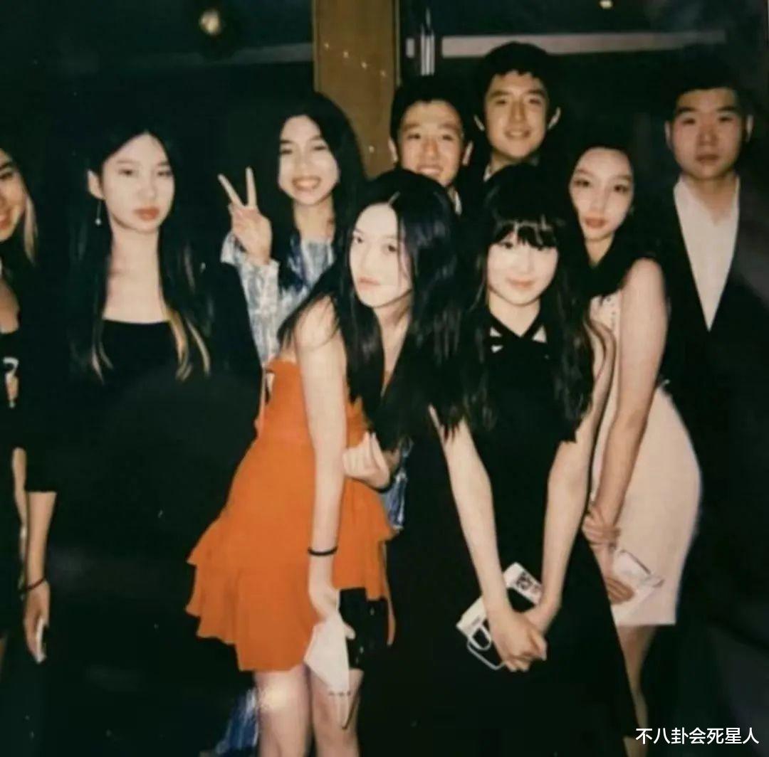 这3位和继母关系亲密的星二代,背后各有各的心酸