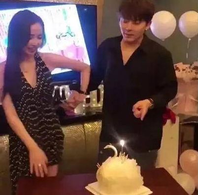 檀健次在毛晓彤家自拍？俩人颜值配一脸，以舞会友舞出新火花