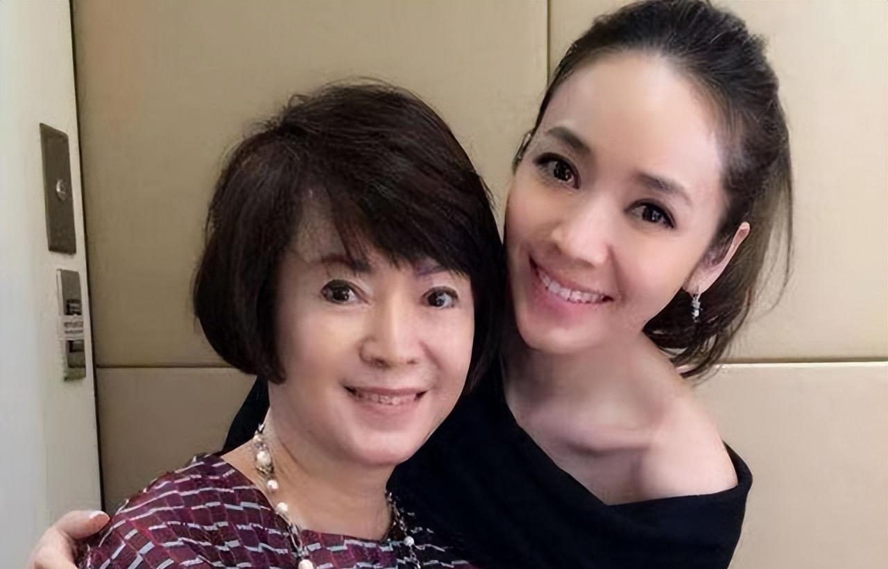 侯佩岑|公公豪赌欠债跑路，小儿子患病，侯佩岑豪门梦碎？