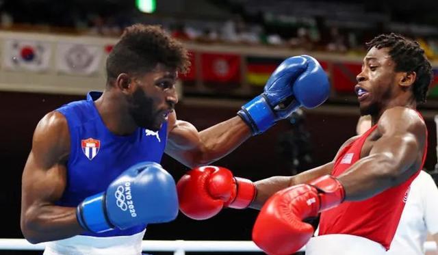 敬佩!奥运拳击冠军进军职业拳坛,轻松击败强敌,或超越洛马琴科