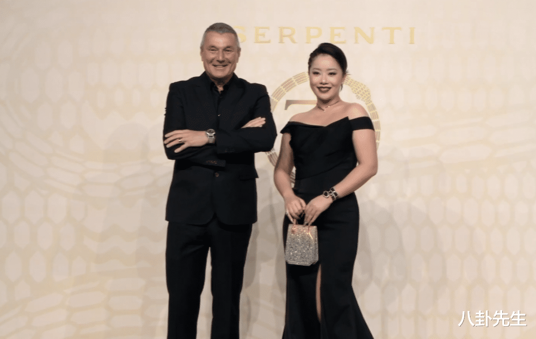 张凌赫|珠宝活动红毯:张嘉倪为秀身材用力过猛,刘亦菲P图前后差距明显