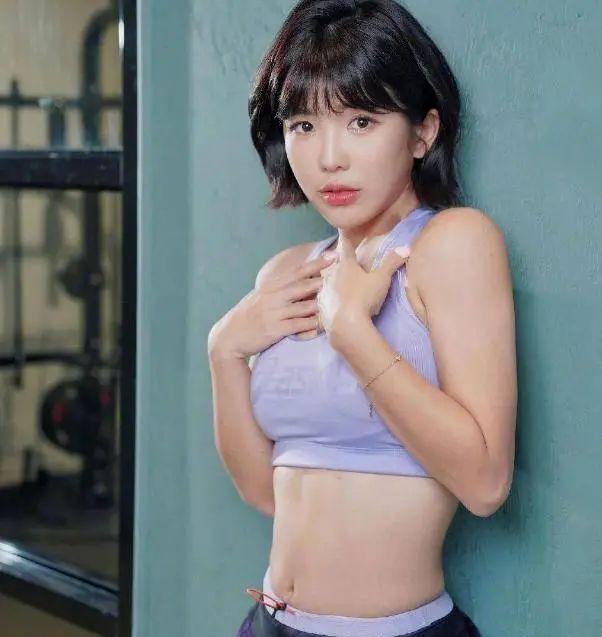 |绯闻女主角关闭社媒,光照片就让网友把持不住?这次真不怪霍华德