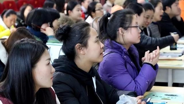 中学|都不要我,北京大学文科博士求职四处碰壁,中学当老师都不被待见