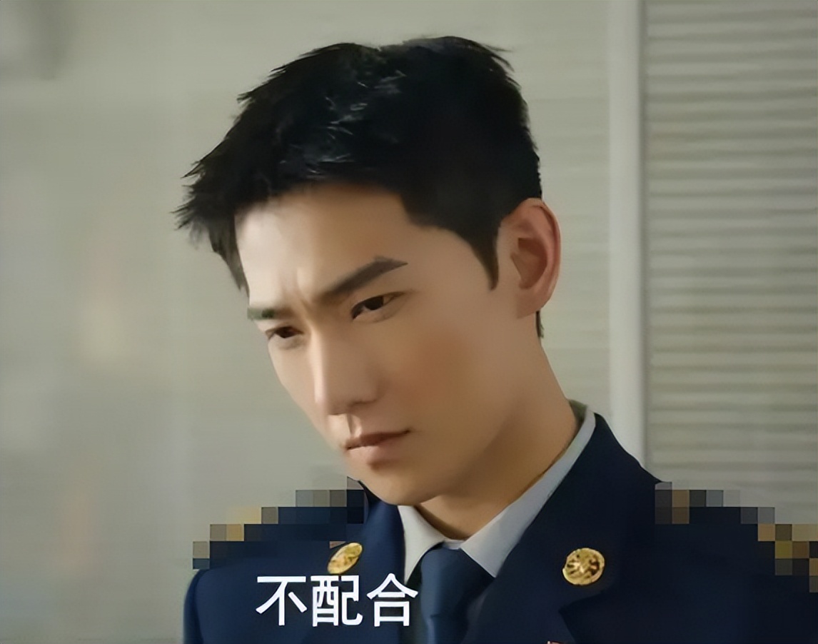 同样是消防员,黄景瑜和杨洋对比,一个自然真实、一个呆若木鸡