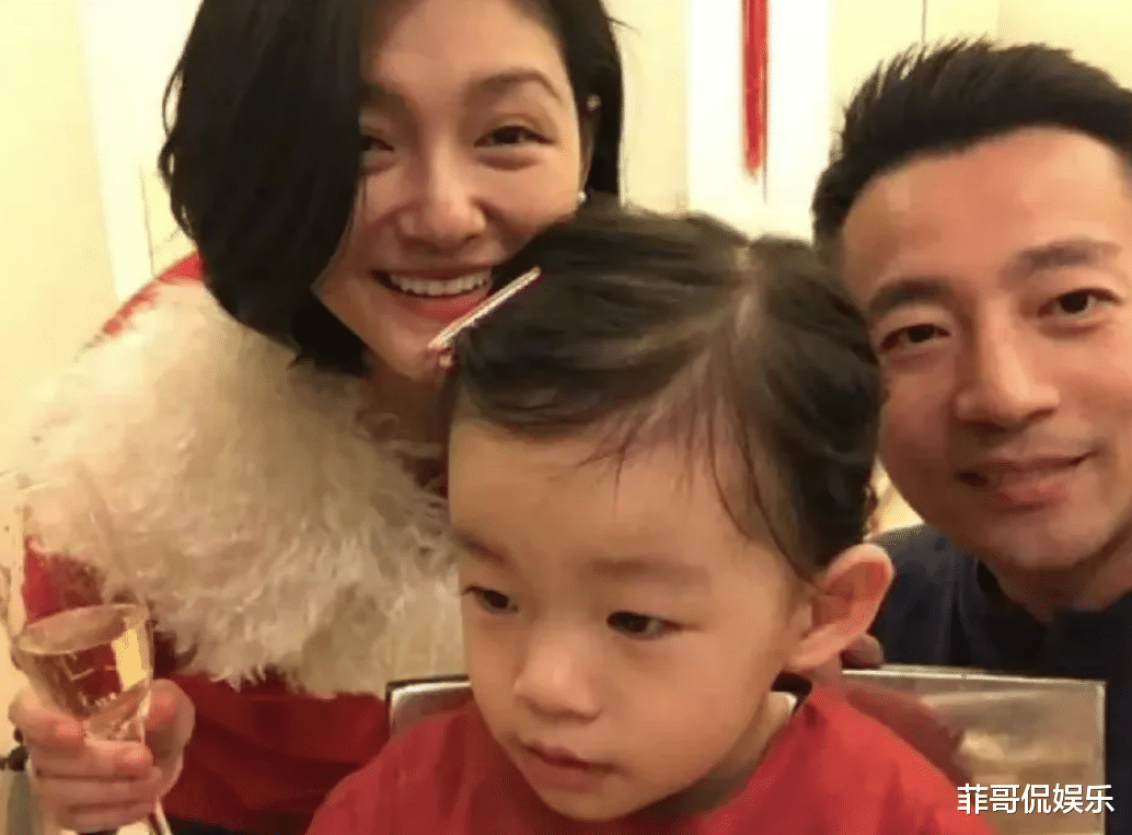 张兰直播透露心里真正担忧：为孙辈担心家里的“披着羊皮的狼