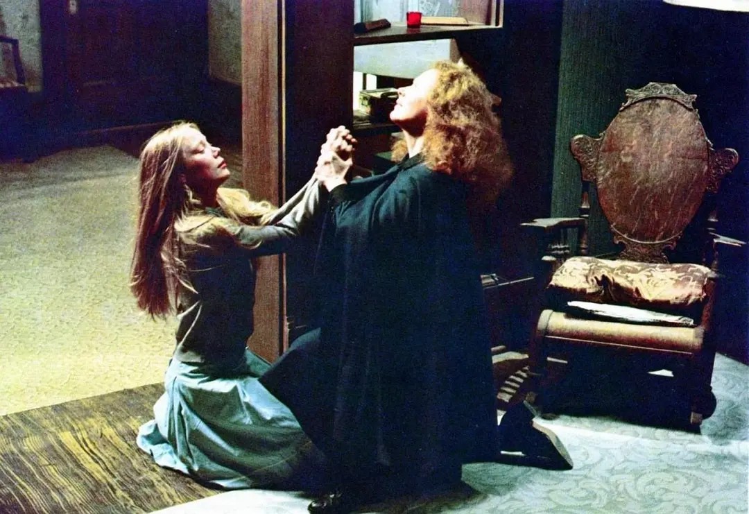 宗教|女版马加爵，面对霸凌者给了一波团灭，沐浴经血脑洞大开