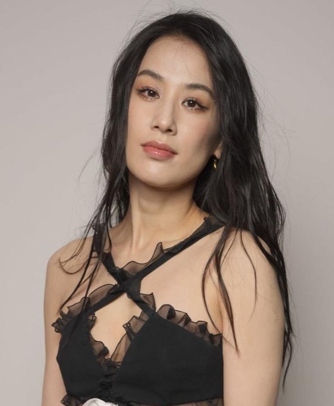 外媒镜头下的国内明星，大写的真实，刘亦菲变普通，刘诗诗扛住镜头