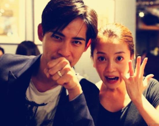 看完周渝民与蓝正龙的妻子后，总算明白为何他们都不娶大S了